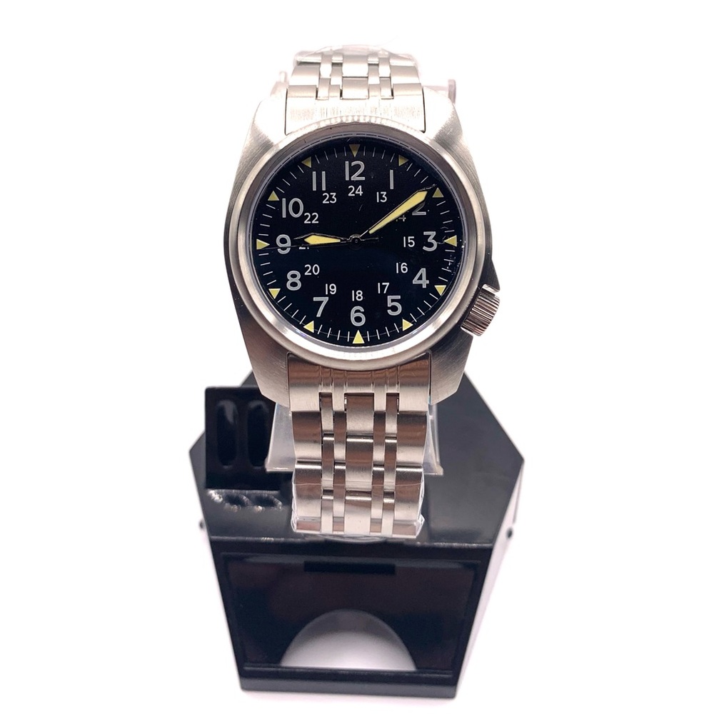 Men's designer watch brand new never worn w/ extra strap